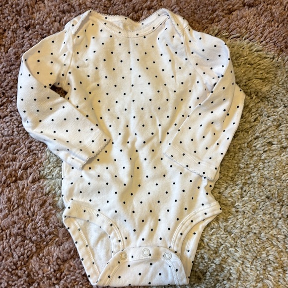 Carters outfit set size 12m - Picture 3 of 3